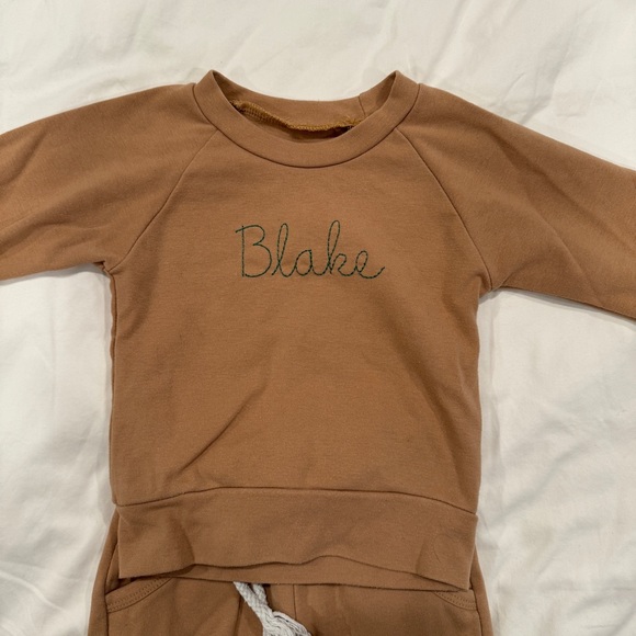 ‘Blake’ Personalized Baby Sweat Set - Picture 3 of 5